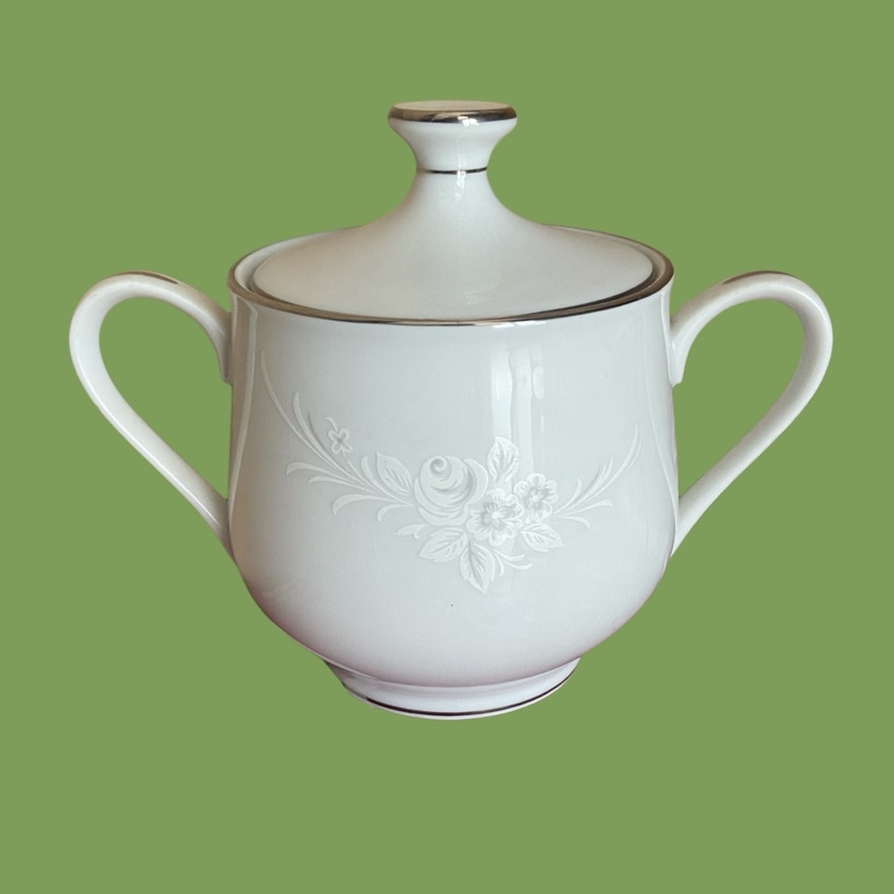 Sugar Bowl & Lid Cantata by SANGO